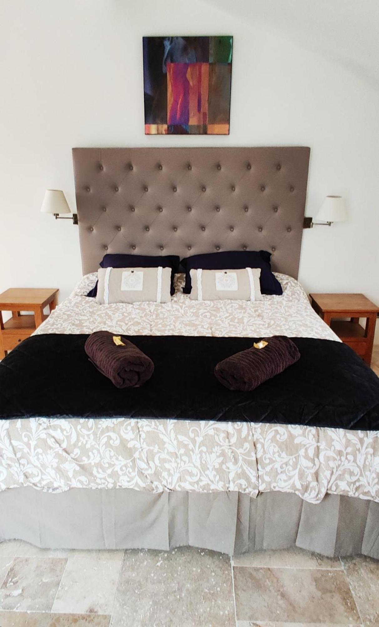רושפור-דו-גאר Chambre Cosy Avec Terrasse Sur La Colline Boisee, Parking Prive, Jardin, Calme, Climatisation, 10 Mn Pont Du Gard Num7 מראה חיצוני תמונה